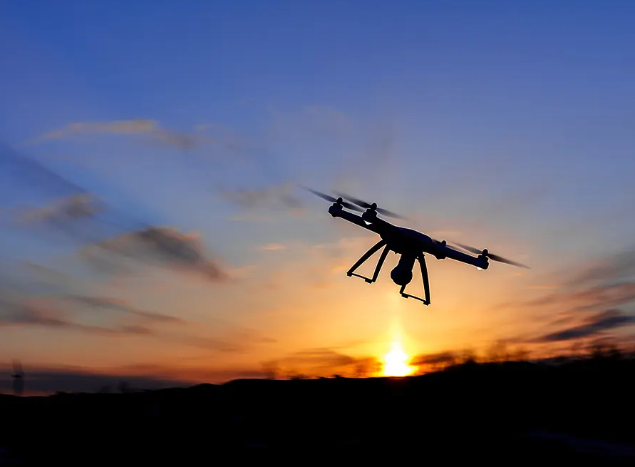 無人機(jī)航拍技術(shù)讓“環(huán)境違法”無處遁形(圖1)