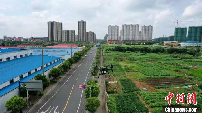 數(shù)字化智慧賦能 江蘇電力巡檢開(kāi)啟無(wú)人機(jī)自主模(圖1)